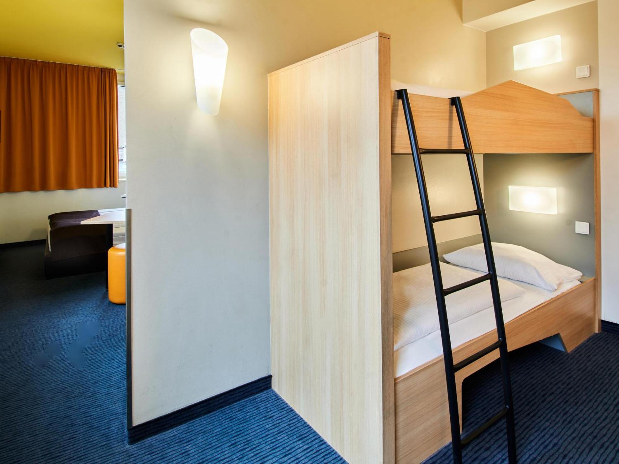 บีแอนด์บี โฮเต็ล แฟรงค์เฟิร์ต-เอชบีเอฟ Hotel Frankfurt am Main ภายนอก รูปภาพ