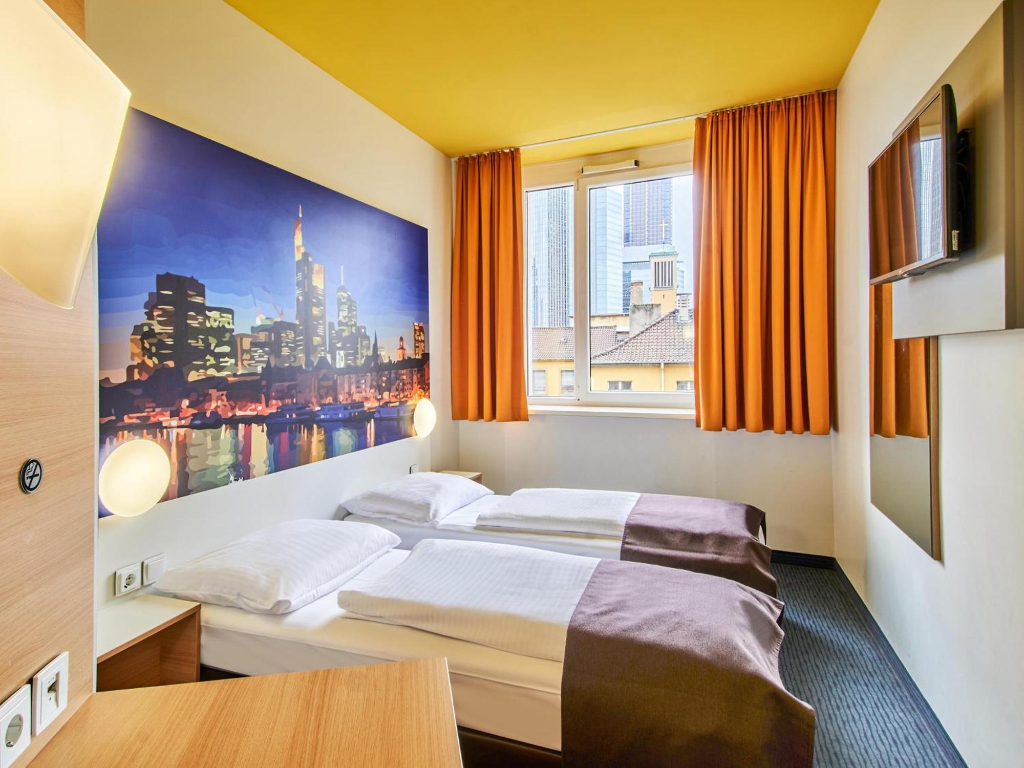 บีแอนด์บี โฮเต็ล แฟรงค์เฟิร์ต-เอชบีเอฟ Hotel Frankfurt am Main ภายนอก รูปภาพ