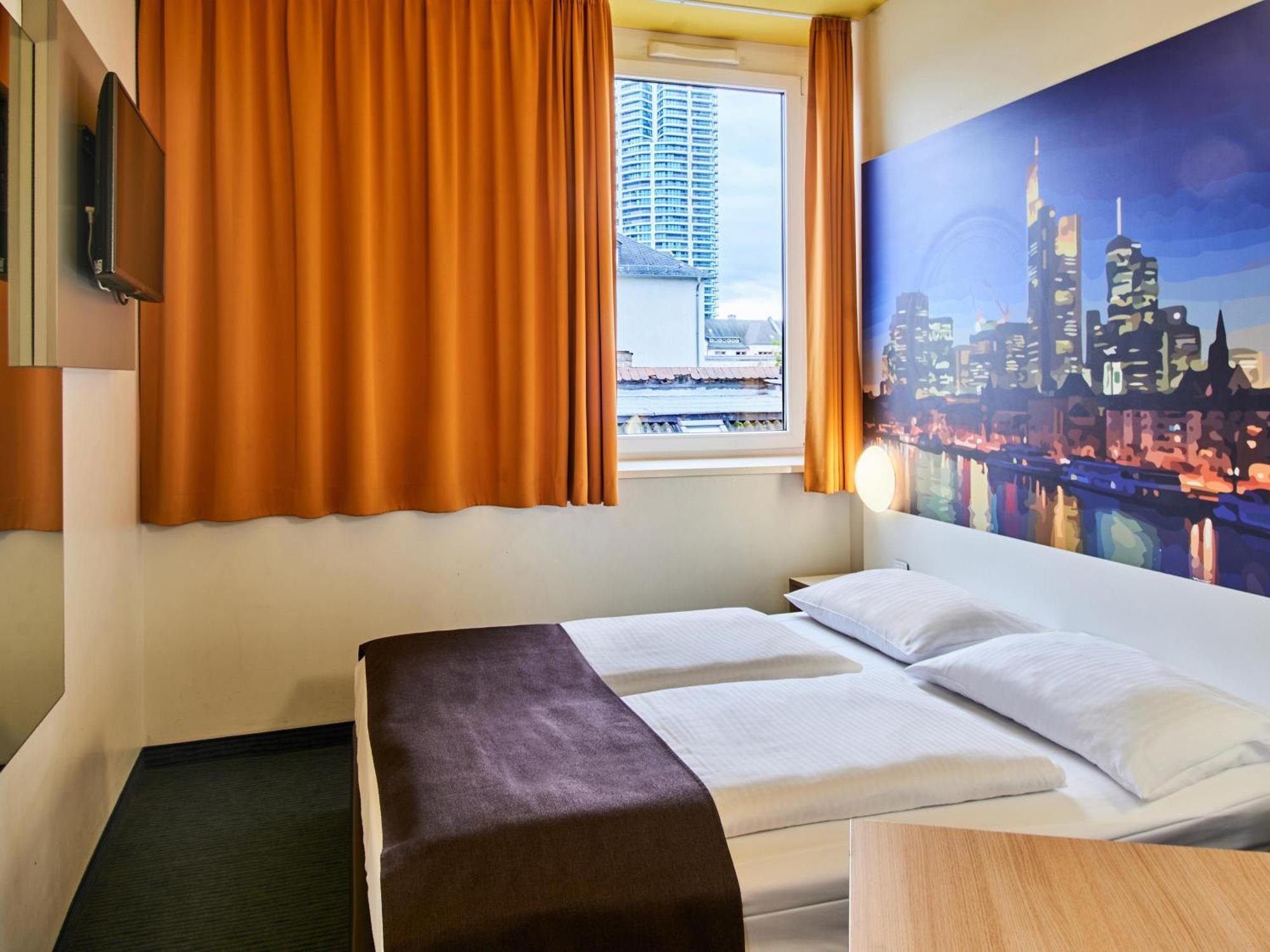 บีแอนด์บี โฮเต็ล แฟรงค์เฟิร์ต-เอชบีเอฟ Hotel Frankfurt am Main ภายนอก รูปภาพ