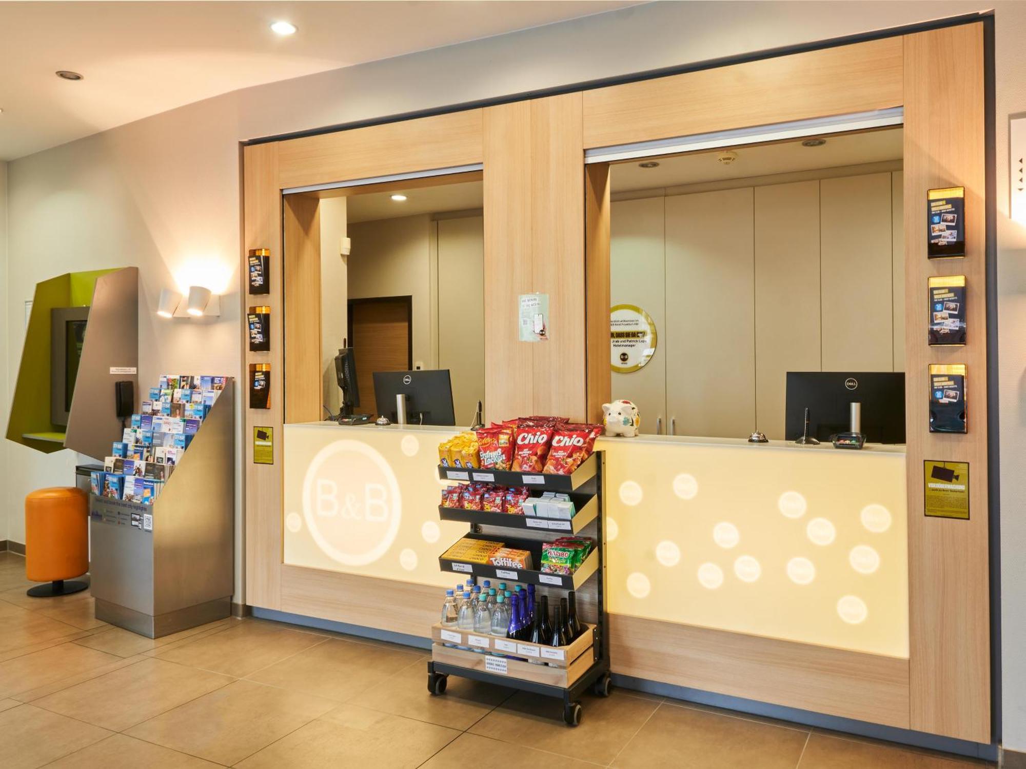 บีแอนด์บี โฮเต็ล แฟรงค์เฟิร์ต-เอชบีเอฟ Hotel Frankfurt am Main ภายนอก รูปภาพ